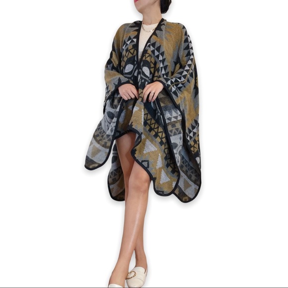 Cabin Fever Aztec Geometric Pattern Wrap Blanket Cape Poncho Jacket One size - Picture 1 of 16